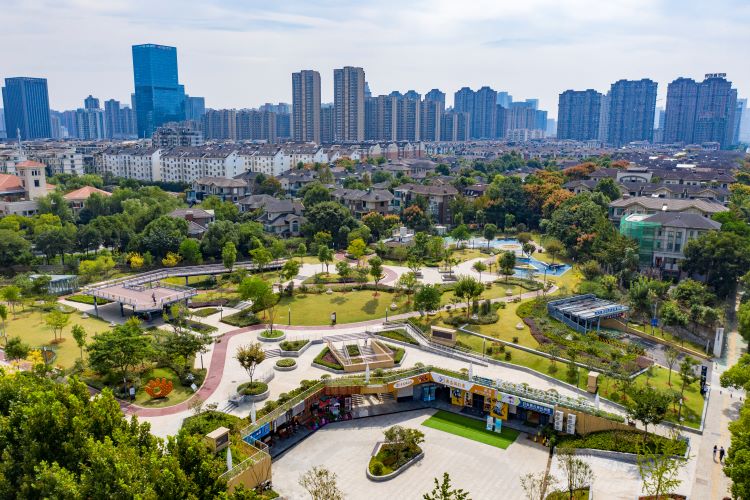 黄怀路口公共停车场